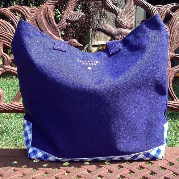 Price Firm NWT Bath & Body Works Gingham Gorgeous 7 Piece Gift Set With Bag - Picture 2 of 11